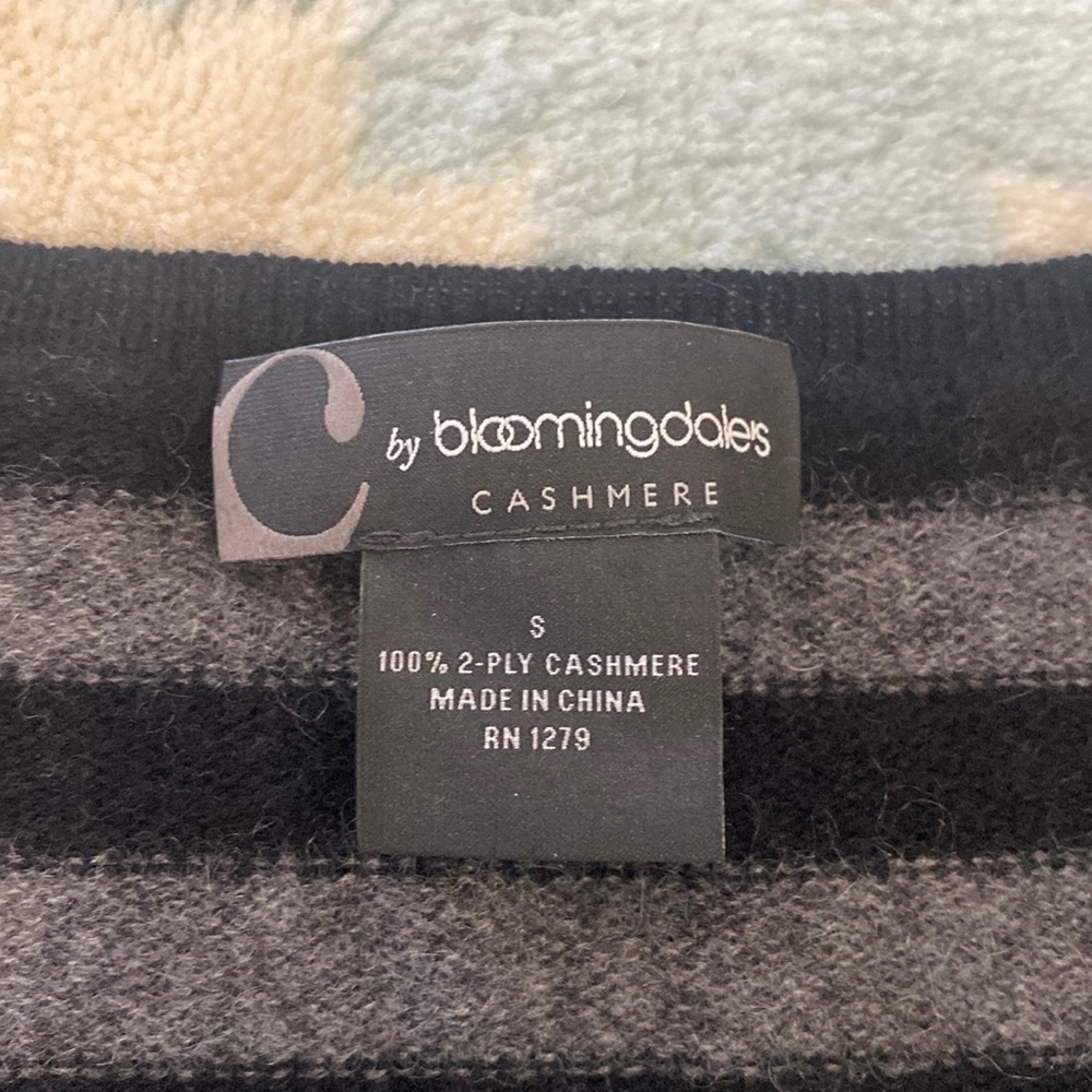 C by Bloomingdales Cashmere Sweater - Picture 2 of 4